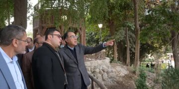 رئيس الوزراء يختتم جولته بتفقد مشروع إعادة إحياء حديقة الأزبكية التراثية